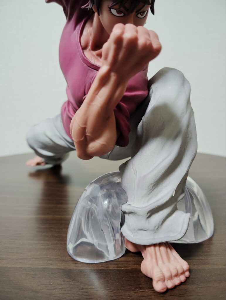 A賞 範馬刃牙 MASTERLISEッッ!フィギュアの左腕と左脚のアップ画像